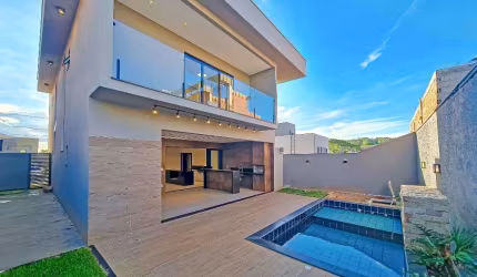 Sobrado com 3 dormitórios à venda, 228 m² por R$ 1.590.000,00 - Jardins Capri - Senador Canedo/GO