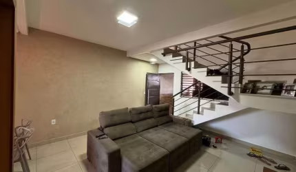 Sobrado de 232 m² com 03 quartos à venda por R$ 400.000 no Jardim das Hortênsias - Goiânia/GO