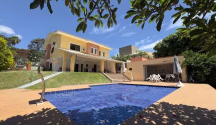 Sobrado de 370 m² com 05 quartos à venda por R$ 3.200.000 no Residencial Aldeia do Vale - Goiânia
