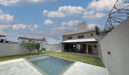 Sobrado de 249 m² com 04 suítes à venda por R$ 2.150.000 no Setor Jaó - Goiânia