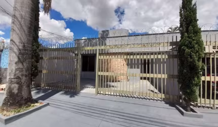 Casa comercial de 260 m² para alugar por R$ 7.200/mensais no Jardim América - Goiânia