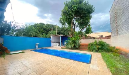 Casa com 3 dormitórios à venda, 174 m² por R$ 650.000,00 - Cidade Jardim - Goiânia/GO