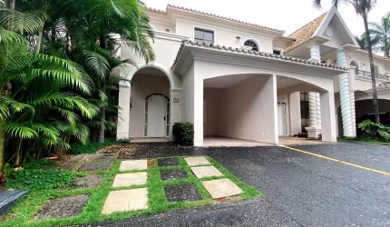 Sobrado de 190 m² com 04 quartos para alugar por R$ 4.300/mensais no Setor Marista - Goiânia