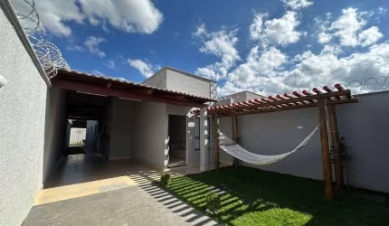 Casa de 109 m² com 03 quartos à venda por R$ 335.000 no Parque Dos Buritis 2 - Senador Canedo