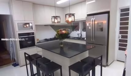 Casa para Venda em Mogi das Cruzes, Centro, 3 dormitórios, 2 banheiros, 2 vagas