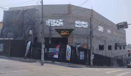 Salão Comercial para Locação em Ferraz de Vasconcelos, SANTO ANTÔNIO PAULISTA, 3 banheiros