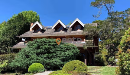 Casa à venda, 235 m² por R$ 2.500.000,00 - Vila Inglesa - Campos do Jordão/SP
