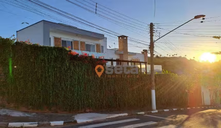 Casa com 3 dormitórios à venda, 280 m² por R$ 1.500.000 - Centro - Guararema/SP