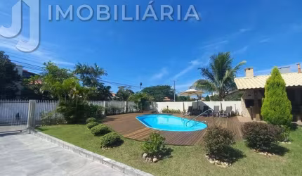 Casa Residencial com 3 quartos  à venda, 210.00 m2 por R$1800000.00  - Ingleses Do Rio Vermelho - Florianopolis/SC