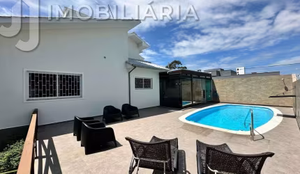 Casa Residencial com 4 quartos  à venda, 340.00 m2 por R$1899000.00  - Ingleses Do Rio Vermelho - Florianopolis/SC