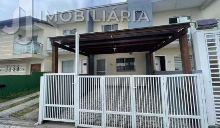 Sobrado com 2 quartos  para alugar, 66.00 m2 por R$3400.00  - Ingleses Do Rio Vermelho - Florianopolis/SC
