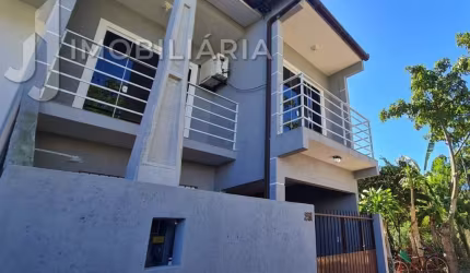Casa Residencial com 3 quartos  para alugar, 59.62 m2 por R$2900.00  - Ponta Das  Canas - Florianopolis/SC