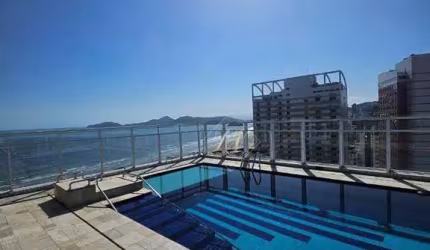 PORTEIRA FECHADA, VISTA MAR, QUADRA DA PRAIA, FINO ACABAMENTO, SACADA FECHADA EM VIDROS NA CIDADE DE SANTOS!!!
