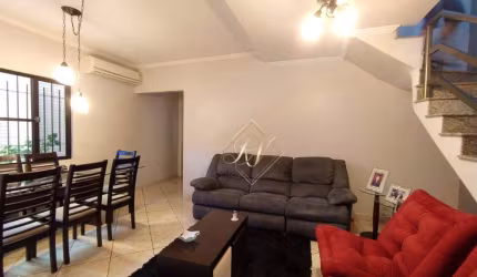 LINDA CASA COM 3 DORMITÓRIOS, SALA AMPLA, VAGA DE GARAGEM, SUPER BEM LOCALIZADA!!!