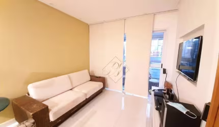 EXCELENTE APARTAMENTO, 3 DORMITÓRIOS, À 1 QUADRA DA PRAIA, NO BAIRRO EMBARÉ EM SANTOS!!