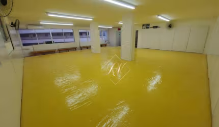 MARAVILHOSA SALA COMERCIAL AMPLA, NO CORAÇÃO DO BAIRRO GONZAGA EM SANTOS!!!