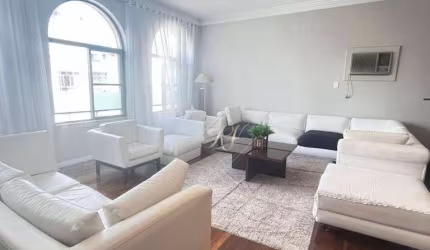 REFORMADO, APARTAMENTO SUPER AMPLO, 4 DORMITÓRIOS, À 1 QUADRA DA PRAIA DE SANTOS!!!