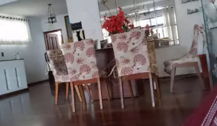 SOBRESPOSTA ALTA, QUINTAL, VAGA DE GARAGEM, SUPER BEM LOCALIZADA NA CIDADE DE SANTOS!!!