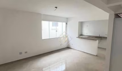 OPORTUNIDADE!!! CASA COM 2 SUÍTES, NOVA, NA CIDADE DE SANTOS!!!