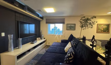Belissimo apartamento a 1 quadra da praia, com vista panorâmica do mar. Estuda Permuta!!!