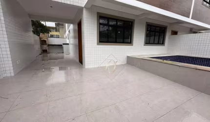 Maravilhoso Sobrado, 03 suítes, churrasqueira em excelente localização em Santos!!