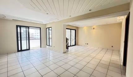 Maravilhoso apartamento amplo na quadra praia, no bairro do Embaré!!!