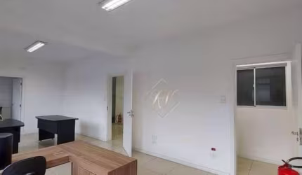 EXCELENTE SALA COMERCIAL PARA A VENDA OU LOCAÇÃO NO CENTRO DE SANTOS!!!