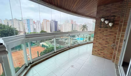 Apartamento com 3 dormitórios, sacada na sala, bem arejado, iluminado pelo sol da manhã, no bairro Boqueirão em Santos!!!