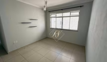 Excelente apartamento, super arejado, com 3 dormitórios, super bem localizado a 3 quadras da praia, no bairro do Embaré!!!