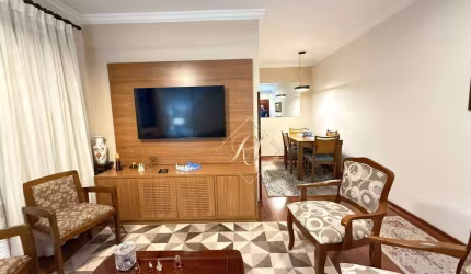 Maravilhoso apartamento, com 83m², de frente, amplo e arejado, vista parcial para o mar, super bem localizado a uma quadra da praia no Centro de São V
