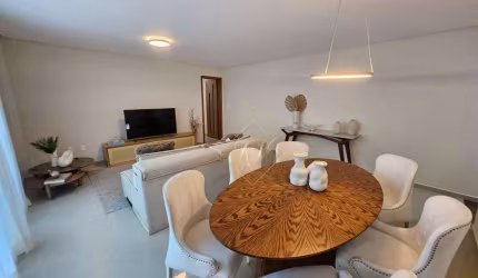 Maravilhoso apartamento, de frente, sol da manhã, porteira fechada, com lazer e a 3 quadras da praia no Embaré !!
