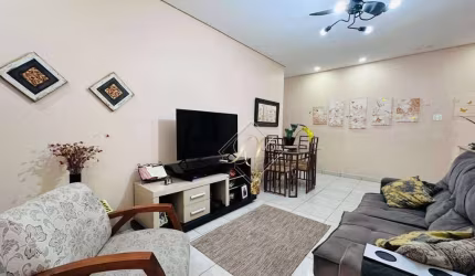 Excelente sobreposta alta, com 3 dormitórios e quintal amplo, super bem localizado no bairro do Marapé!!!