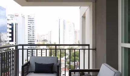 EXCELENTE STUDIO MOBILIADO E EQUIPADO - LAZER - LOCALIZAÇÃO PRIVILEGIADA