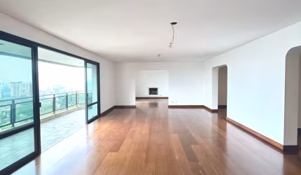 EXCELENTE APTO - VARANDA - LAZER - LOCALIZAÇÃO PRIVILEGIADA
