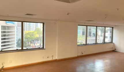 EXCELENTE CONJUNTO COMERCIAL - LOCALIZAÇÃO PRIVILEGIADA