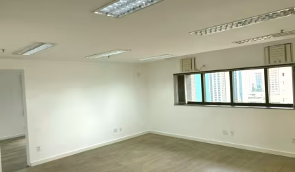EXCELENTE CONJUNTO COMERCIAL - 4 SALAS - 5 BANHEIROS