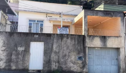 EXCELENETE CASA EM SANTA LUZIA NO CENTRO DO BAIRRO