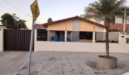 Casa com 3 quartos à venda na Rua Comandante Dídio Costa, 486, Estradinha, Paranaguá por R$ 985.000