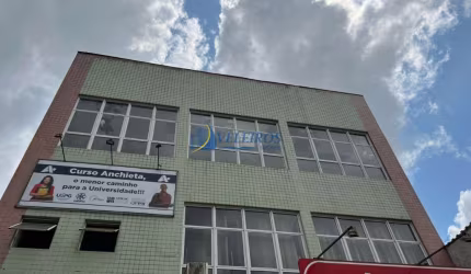 Sala comercial para alugar na Rua Comendador Correia Júnior, 90, João Gualberto, Paranaguá por R$ 3.300