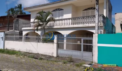 Casa com 3 quartos à venda na Rua William de Paula Coelho, 30, Costeira, Paranaguá por R$ 998.000