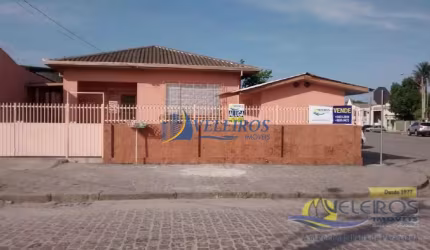 Casa com 3 quartos à venda na Xavier da Silva Jr, 2366, Rocio, Paranaguá por R$ 400.000