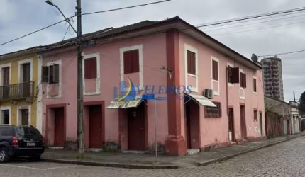 Casa à venda na Rua Conselheiro Sinimbú, 2, Centro, Paranaguá por R$ 650.000
