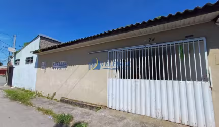 Casa à venda na Rua Visconde de Nacar, 174, Costeira, Paranaguá por R$ 150.000