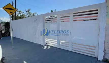 Casa à venda na Rua dos Cisnes, 582, Jardim Esperança, Paranaguá por R$ 200.000
