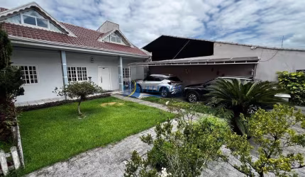 Casa à venda na Rua Alzir dos Santos Antunes, 823, Porto dos Padres, Paranaguá por R$ 600.000