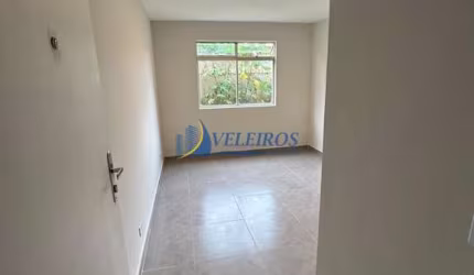 Apartamento com 3 quartos à venda na Rua Alceu Sebastião Pereira da Silva, 155, Parque São João, Paranaguá por R$ 170.000