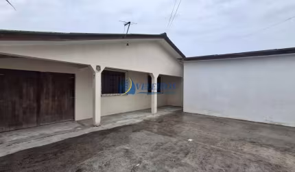 Casa com 3 quartos para alugar na Luiz Antonio Amatuzzi de Pinho (932), 932, Jardim Paranaguá, Paranaguá por R$ 2.000