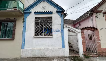 Casa à venda na Rua Conselheiro Sinimbú, 1, Centro, Paranaguá por R$ 295.000