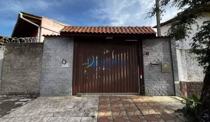 Casa com 2 quartos à venda na Professor Cleto, 1535, Leblon, Paranaguá por R$ 500.000