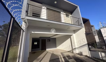 Casa 3 dormitórios com suíte em Camobi
